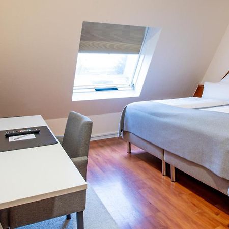 Hotel Hangelar Sankt Augustin Buitenkant foto